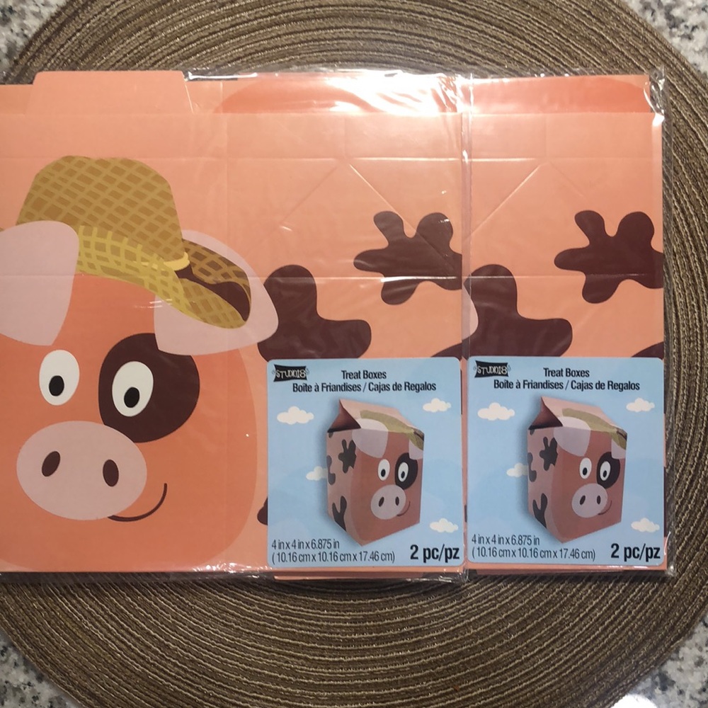 2 Pkgs Pig Treat Boxes